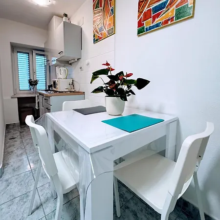 Апартаменти Blago Star Center